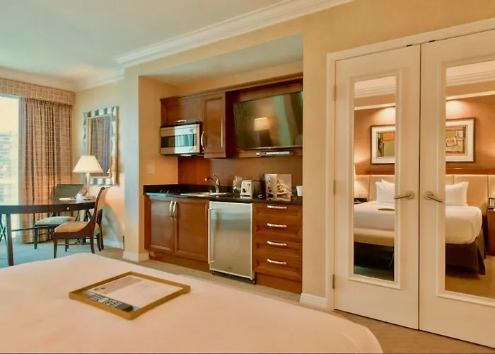 Strip View Balcony Suites - No Resort Fee !