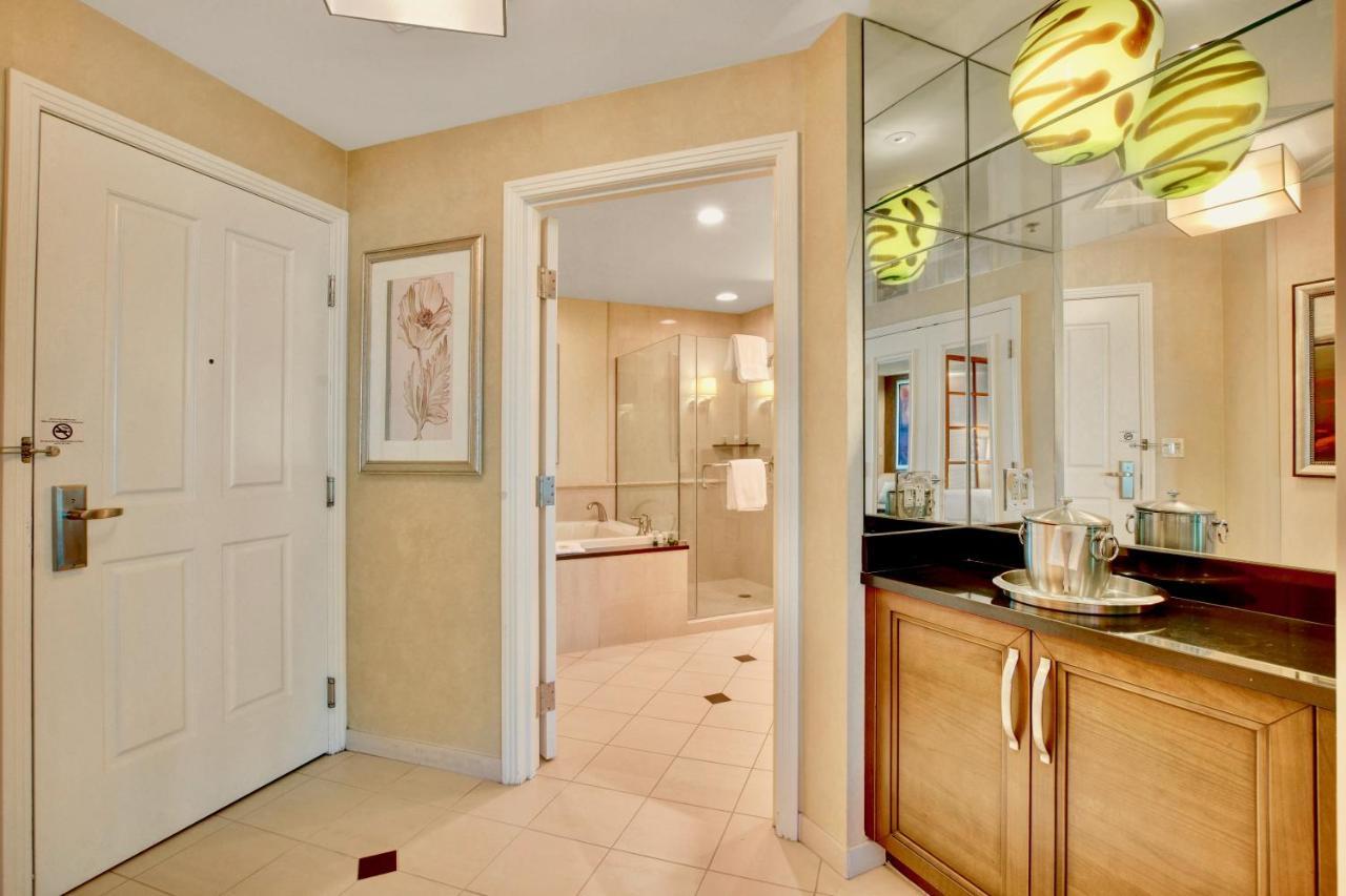 Strip View Balcony Suites - No Fee !