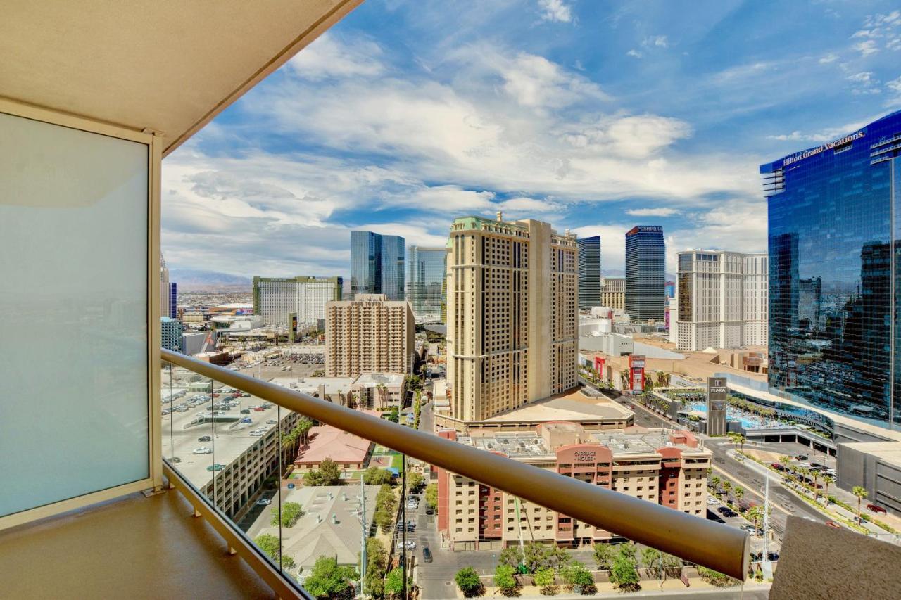 Strip View Balcony Suites - No Fee ! * Las Vegas