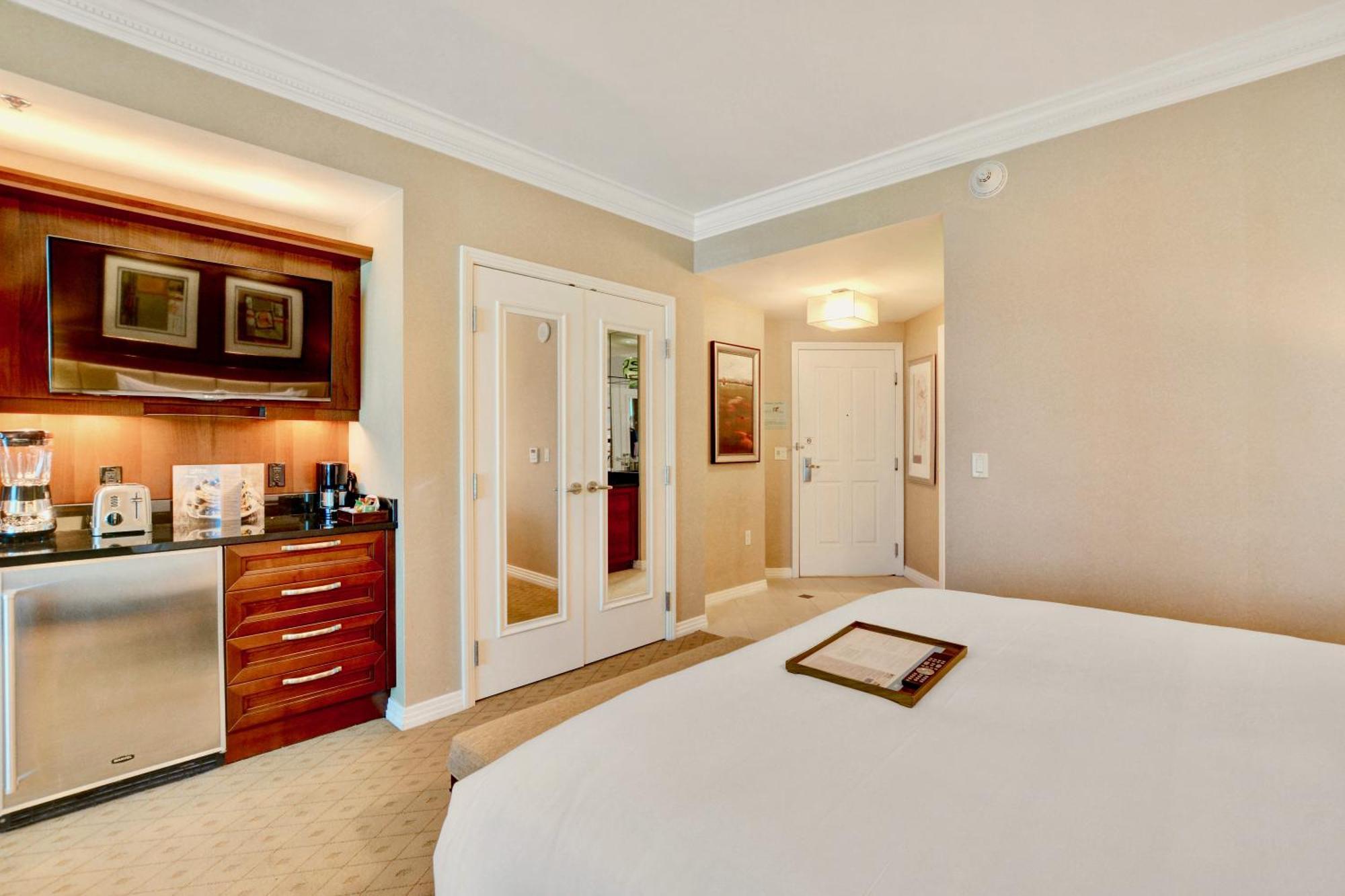 Strip View Balcony - No Fee ! * Las Vegas
